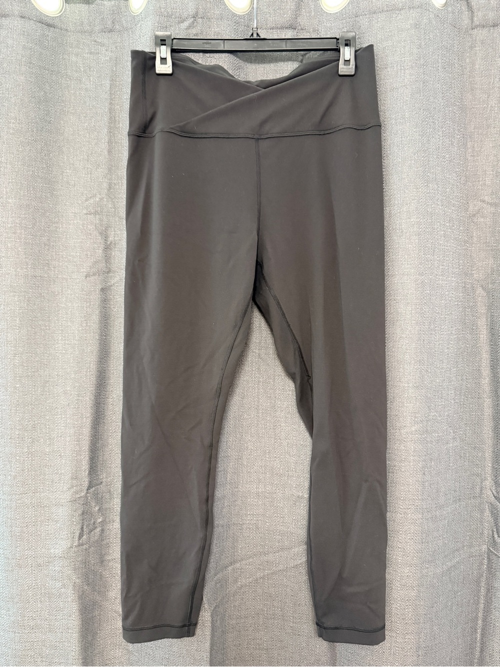 Lululemon Wunder Train Cross Waist Tight 25” black size 12.